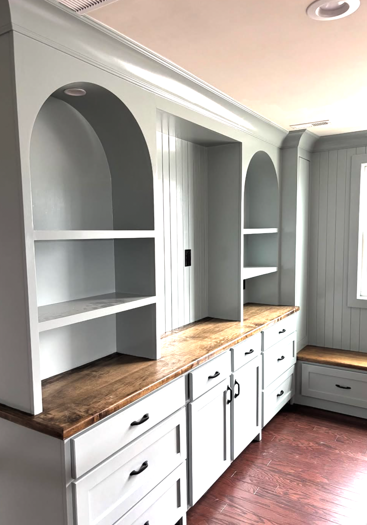 Custom built-in shelving and cabinetry in Lehigh Valley home